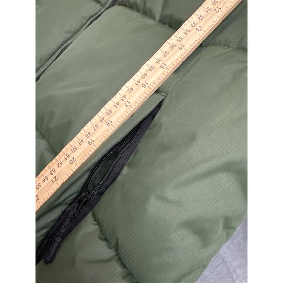 Reebok Men's Puffer Jacket Size XL Full Zip Pockets Reversible Black Green - Picture 6 of 10